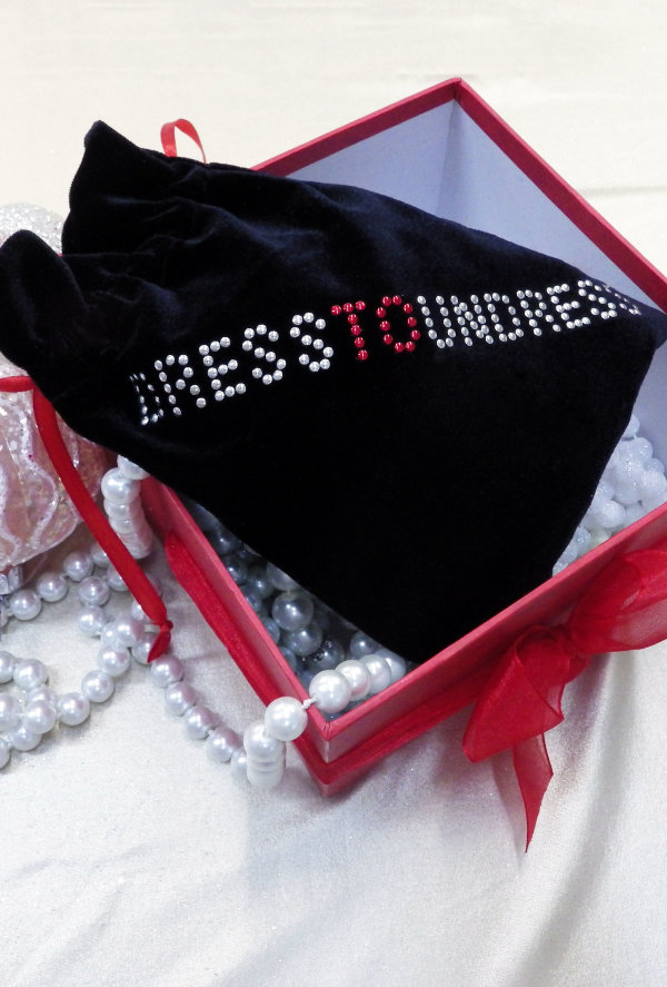 Бархатный подарочный мешочек DressToUndress